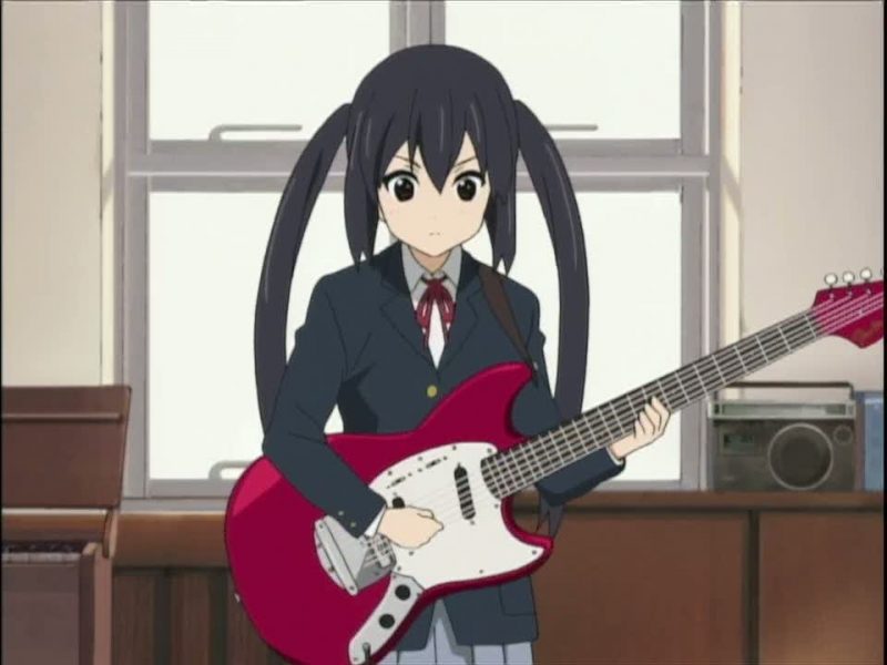 Subastan guitarra autografiada de K-ON! en 42 mil dólares