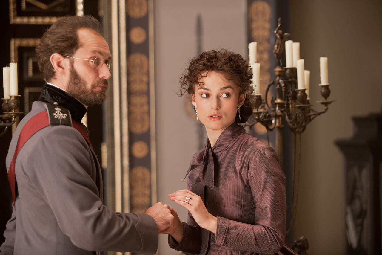 Tráiler y póster de la película Anna Karenina