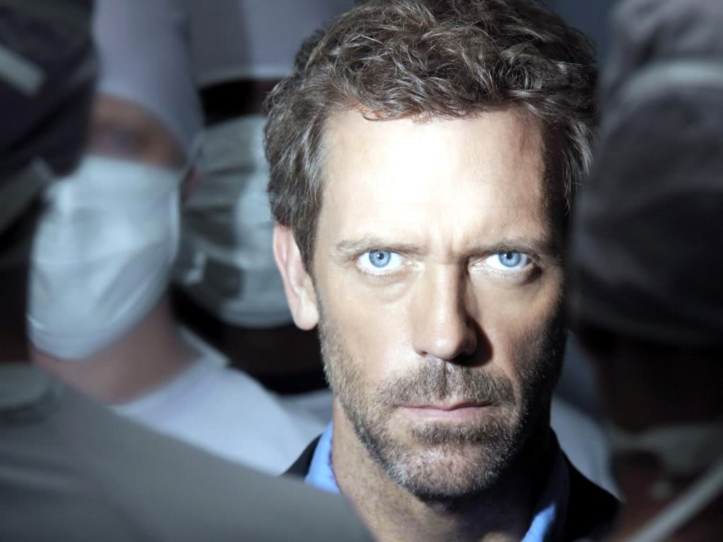 Dr. House interpretaría el villano en el reboot de RoboCop