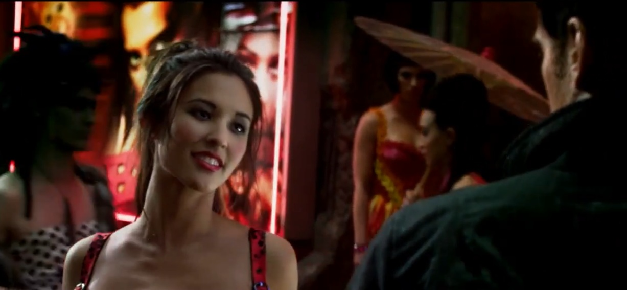 Nuevo tráiler de El Vengador del Futuro muestra a la chica de tres senos