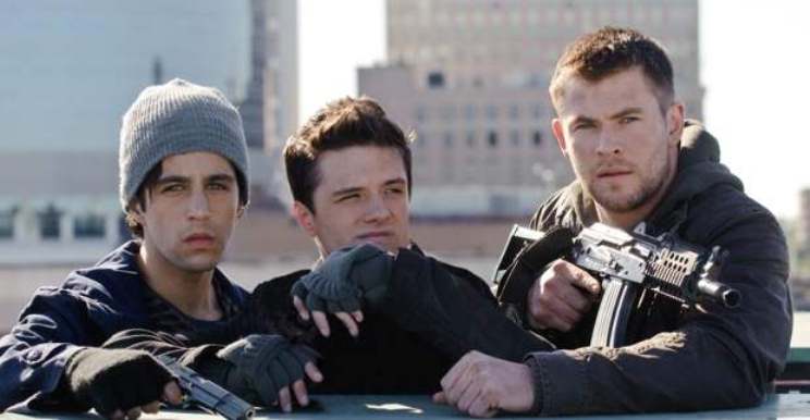 Tráiler de la película Red Dawn, lo “nuevo” de Chris Hemsworth