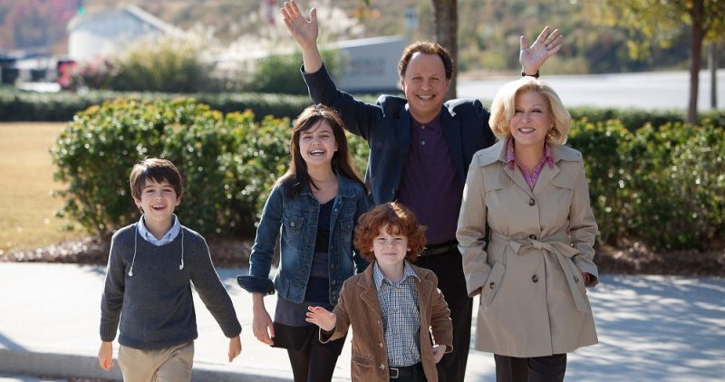 Tráiler y póster de la comedia S.O.S: Familia en Apuros