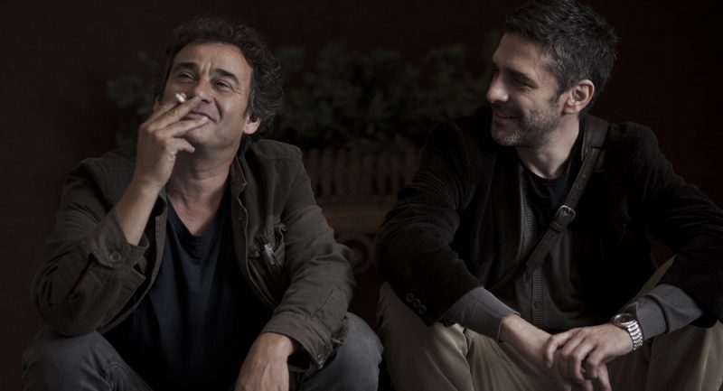 Tráiler de Una Pistola en Cada Mano | ¡Ellos cargan, ellas disparan!