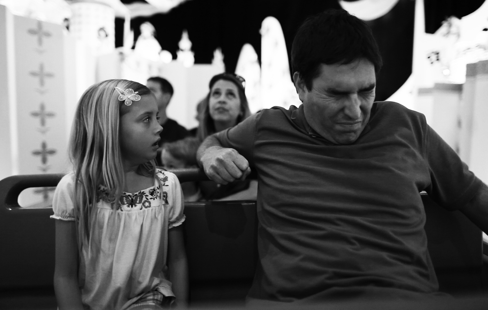 Tráiler de Escape From Tomorrow, el pánico se apodera de Disney