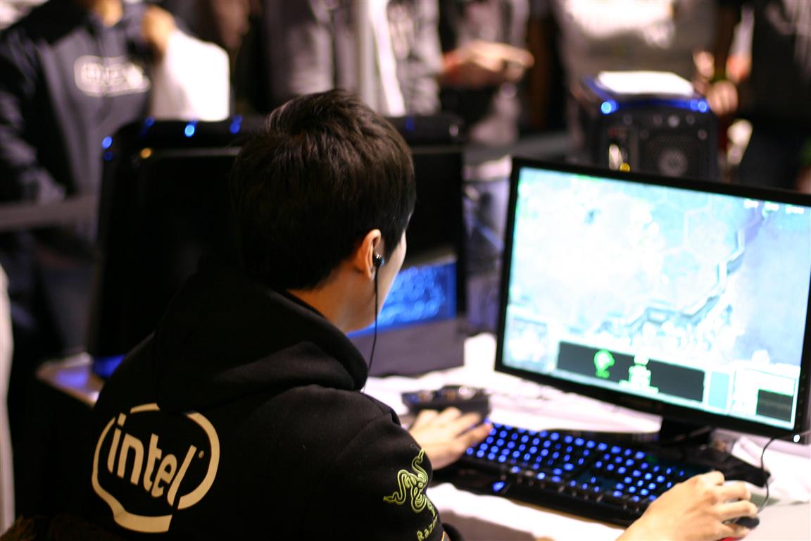 Universidad lanza programa de becas deportivas para gamers