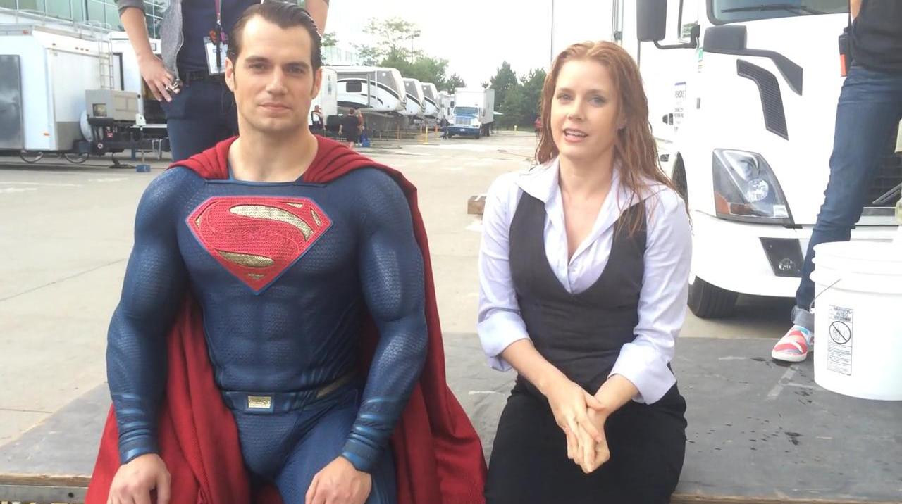 Superman y Louis Lane cumplen con el Ice Bucket Challenge