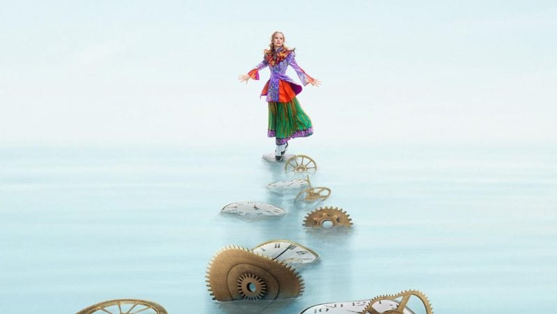 Alicia a Través del Espejo