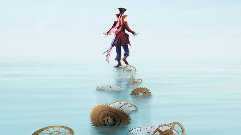 Alicia a Través del Espejo